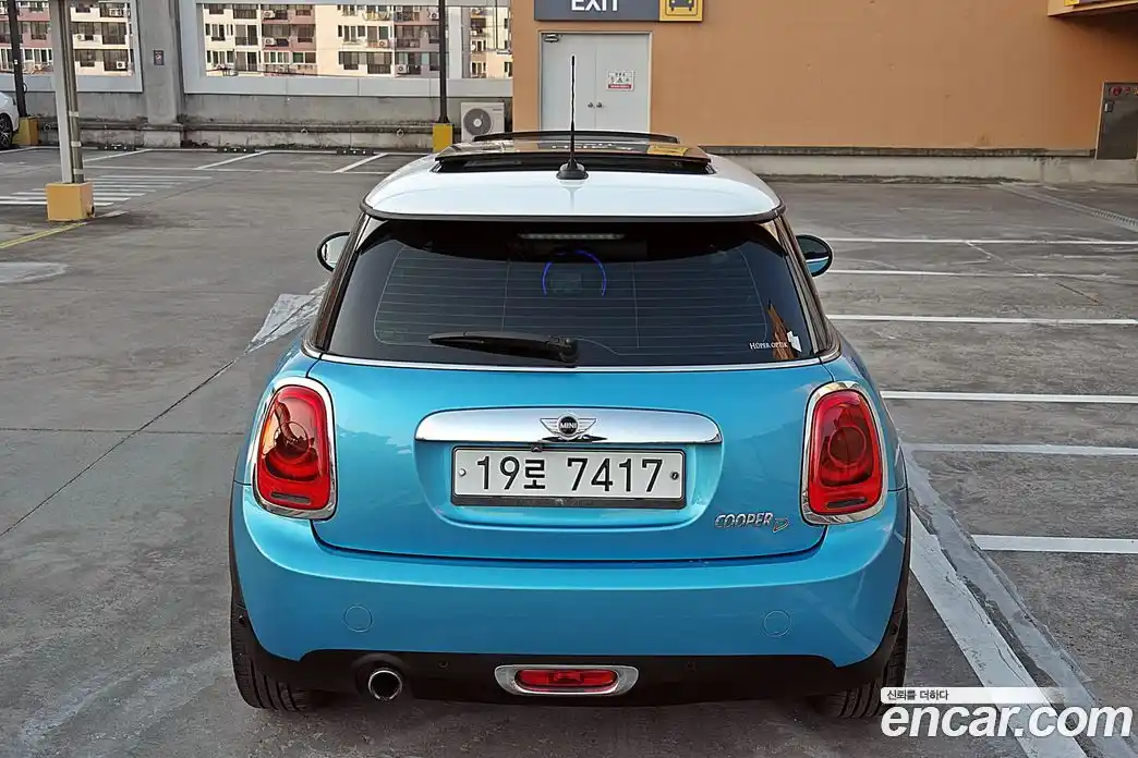 Mini Cooper 2015 1.5 Автомат в Москве № 214437, фото 4