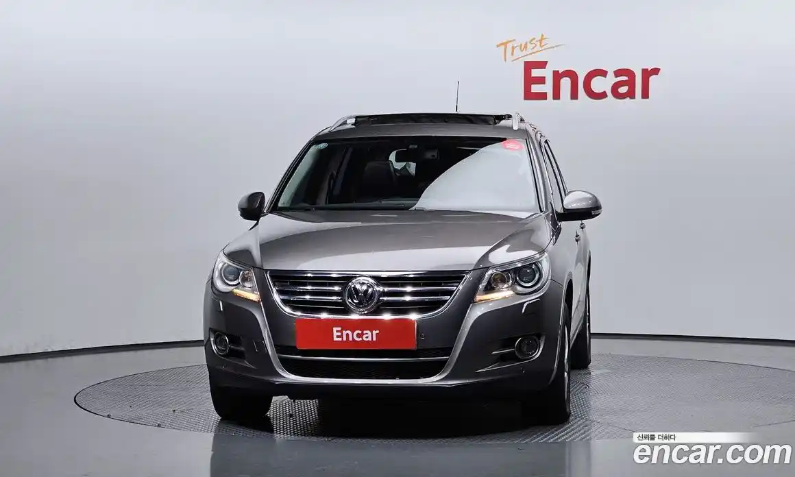 Volkswagen Tiguan 2009 2.0 Автомат в Москве № 214446, фото 3