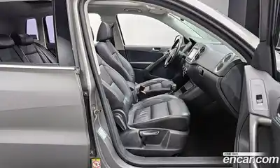 Volkswagen Tiguan 2009 2.0 Автомат в Москве № 214446, миниатюра 10