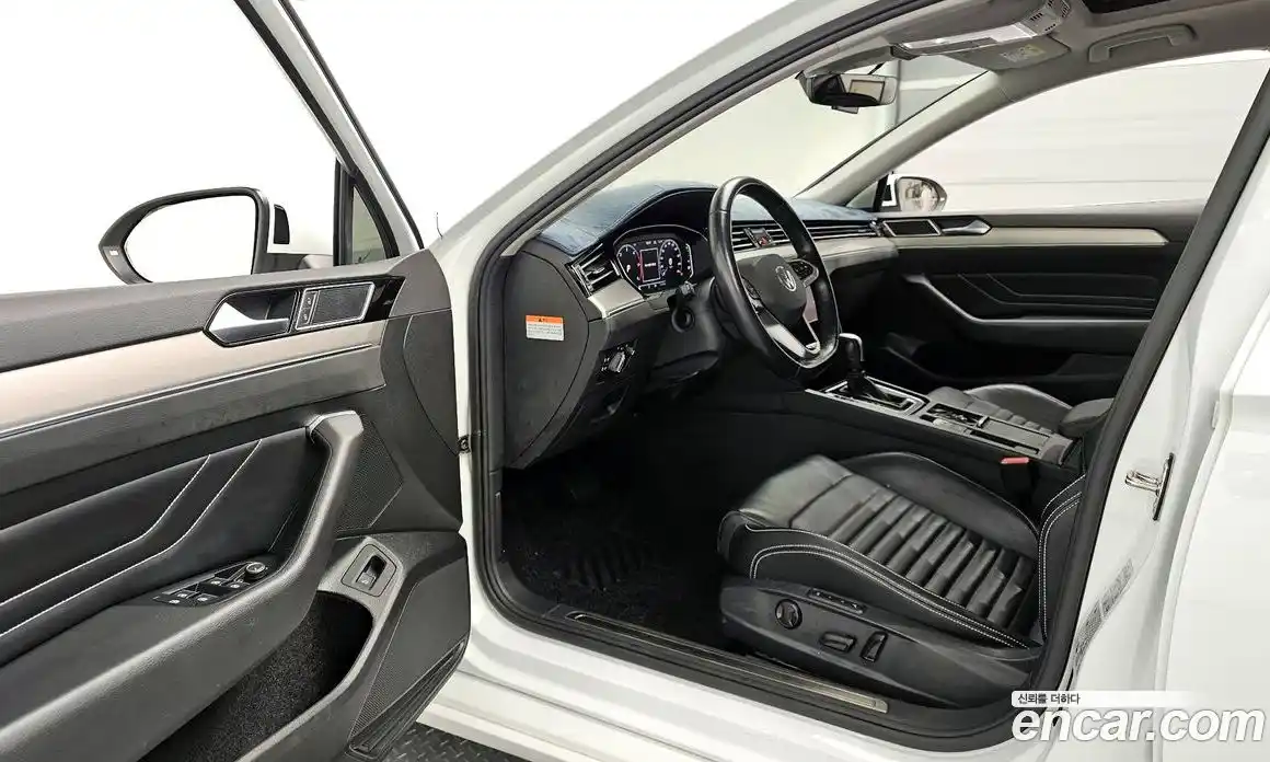 Volkswagen Passat 2021 2.0 Автомат в Москве № 214925, фото 12