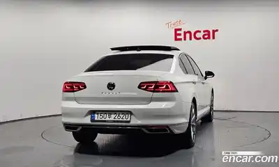 Volkswagen Passat 2021 2.0 Автомат в Москве № 214925, миниатюра 4