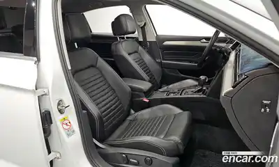 Volkswagen Passat 2021 2.0 Автомат в Москве № 214925, миниатюра 10