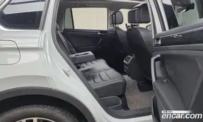 Volkswagen Tiguan 2021 2.0 Автомат в Москве № 215104, миниатюра 12