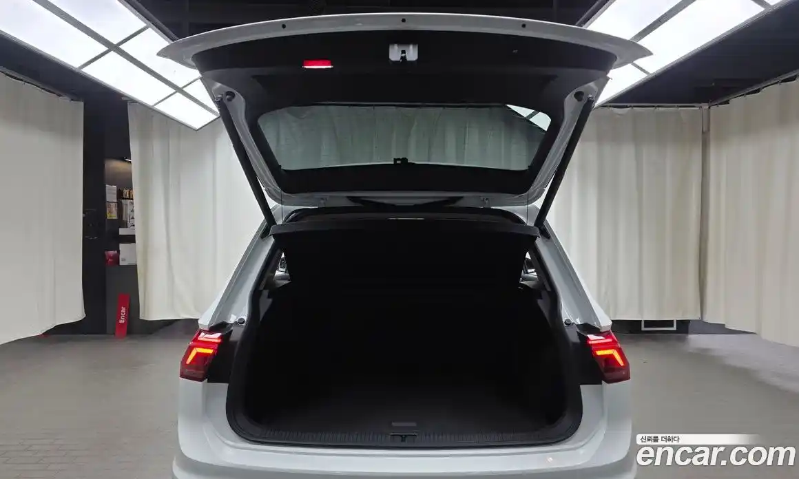 Volkswagen Tiguan 2021 2.0 Автомат в Москве № 215104, фото 20