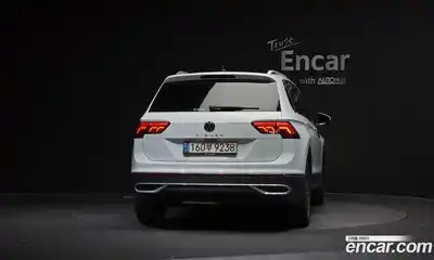 Volkswagen Tiguan 2021 2.0 Автомат в Москве № 215104, миниатюра 4