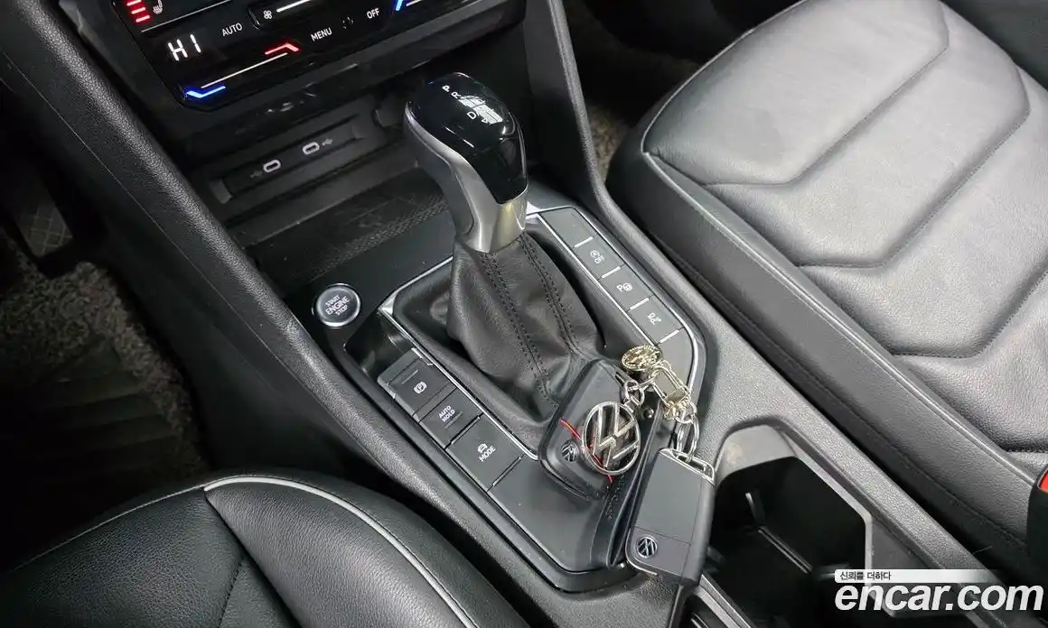 Volkswagen Tiguan 2021 2.0 Автомат в Москве № 215104, фото 9