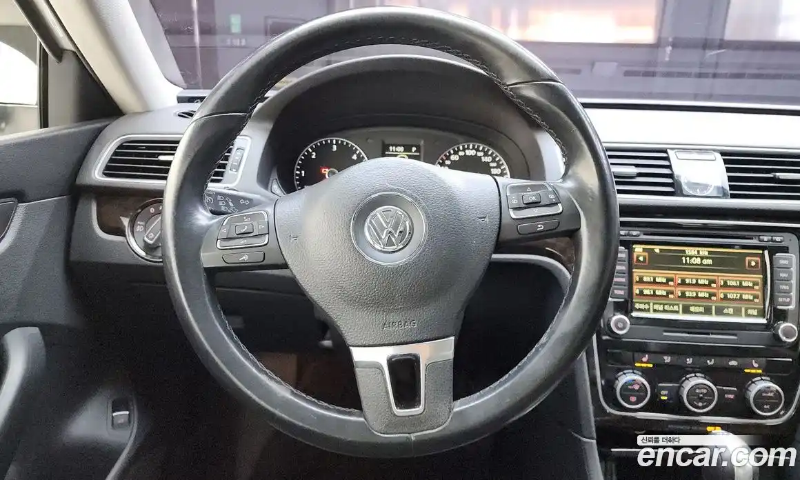Volkswagen Passat 2015 2.0 Автомат в Москве № 215355, фото 13