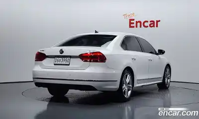 Volkswagen Passat 2015 2.0 Автомат в Москве № 215355, миниатюра 2