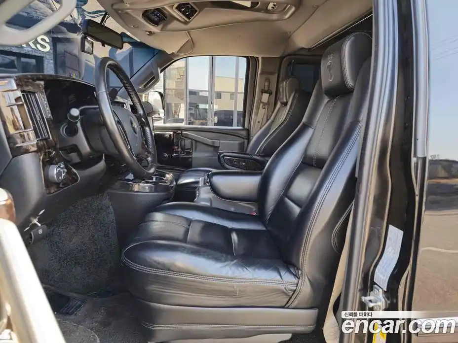 Chevrolet Express Van 2016 6.2 Автомат в Москве № 260682, фото 13