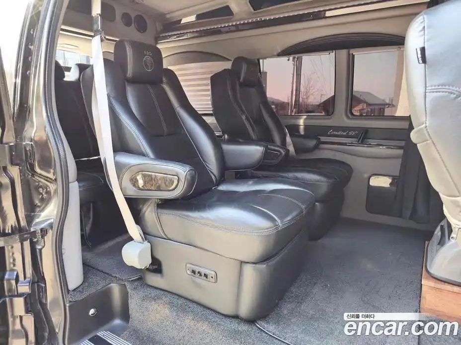 Chevrolet Express Van 2016 6.2 Автомат в Москве № 260682, фото 16