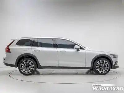 Volvo V60 2026 2.0 Автомат в Москве № 326133, миниатюра 3