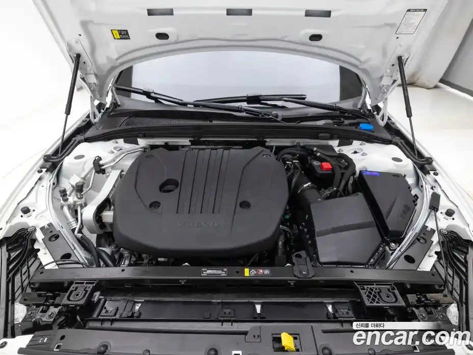 Volvo V60 2026 2.0 Автомат в Москве № 326133, фото 6