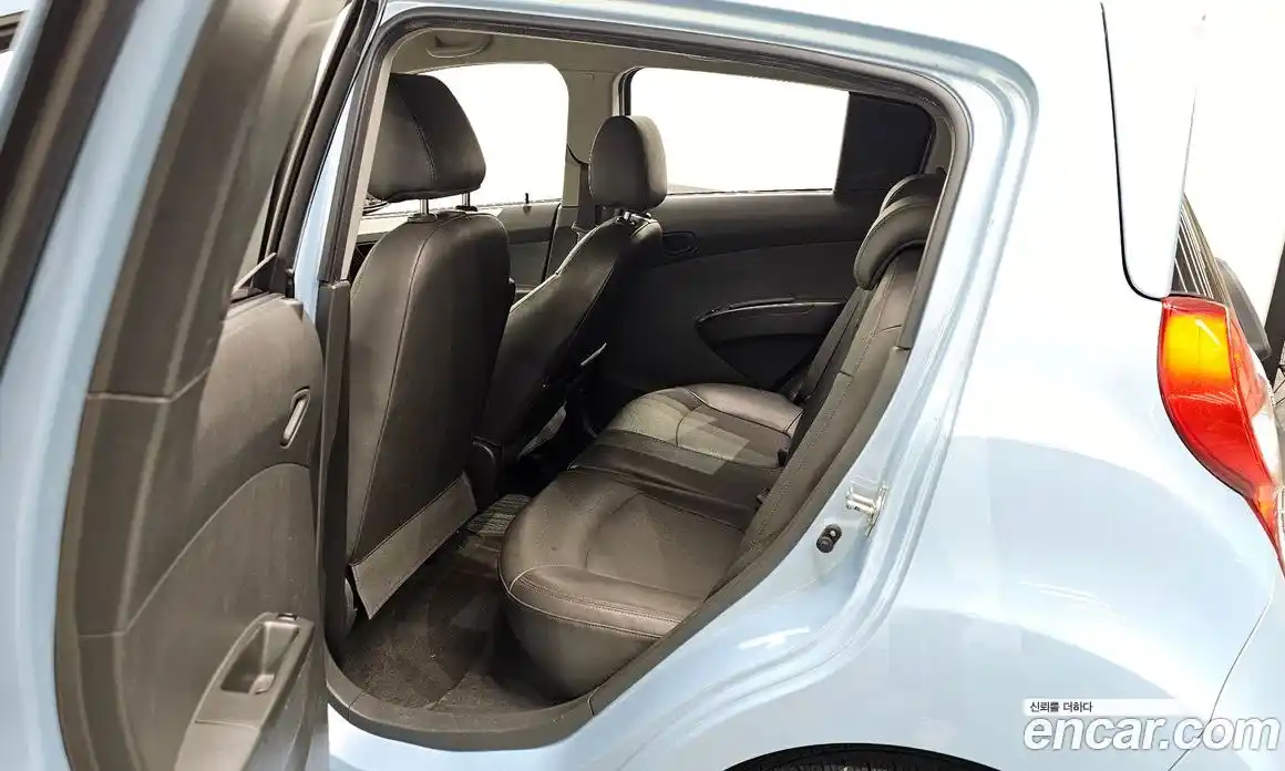 Chevrolet Spark 2015 1.0 Автомат в Москве № 37338, фото 12