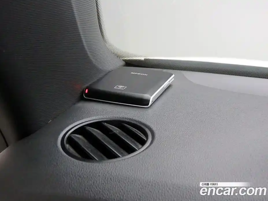 Volkswagen Beatle 2014 2.0 Автомат в Москве № 534474, фото 16