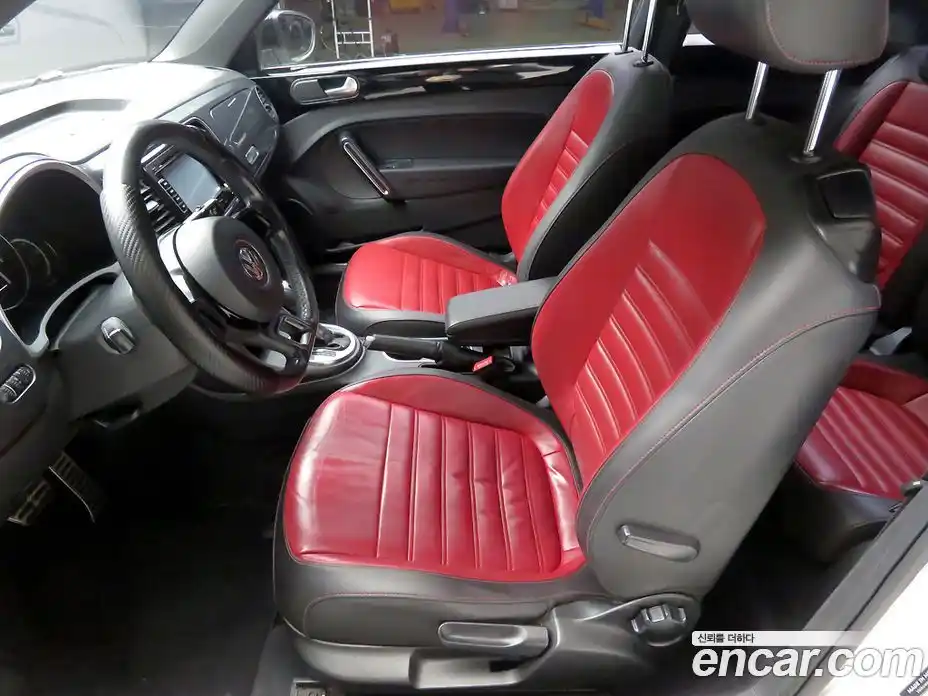 Volkswagen Beatle 2014 2.0 Автомат в Москве № 534474, фото 5