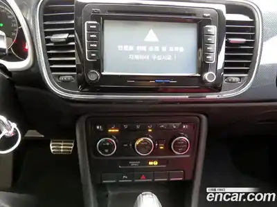 Volkswagen Beatle 2014 2.0 Автомат в Москве № 534474, миниатюра 10