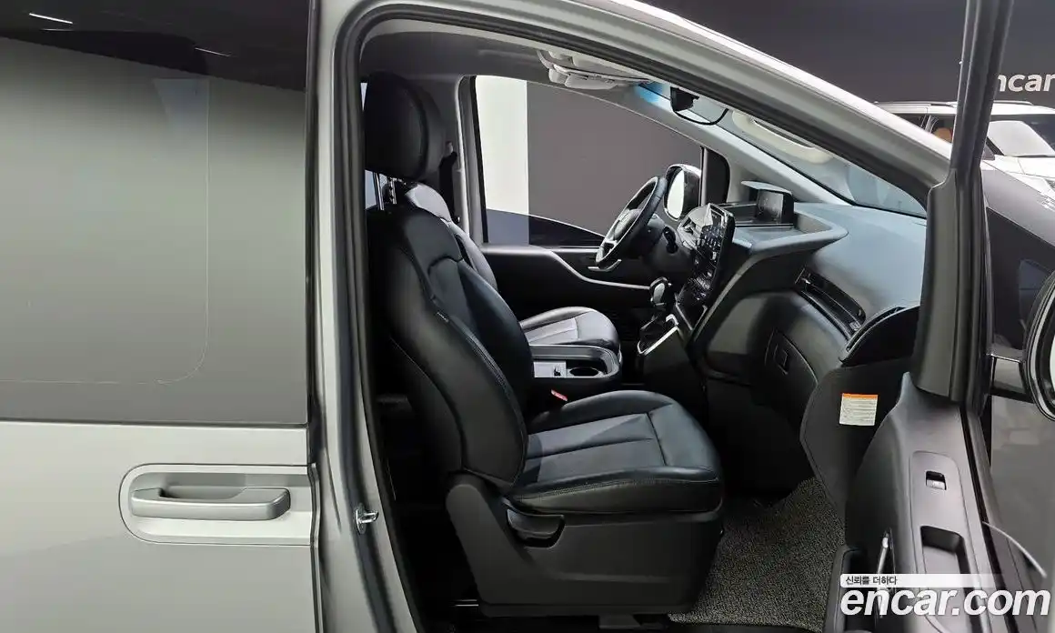 Hyundai Staria 2025 1.6 Автомат в Москве № 582382, фото 12