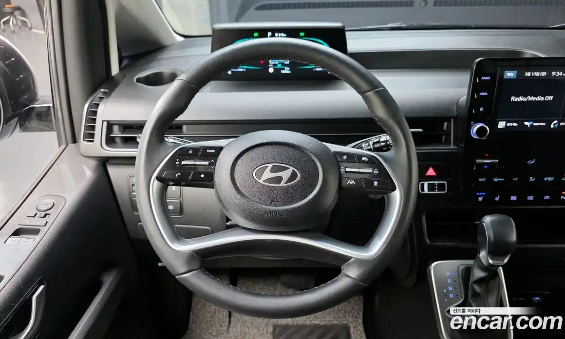 Hyundai Staria 2025 1.6 Автомат в Москве № 582382, фото 13