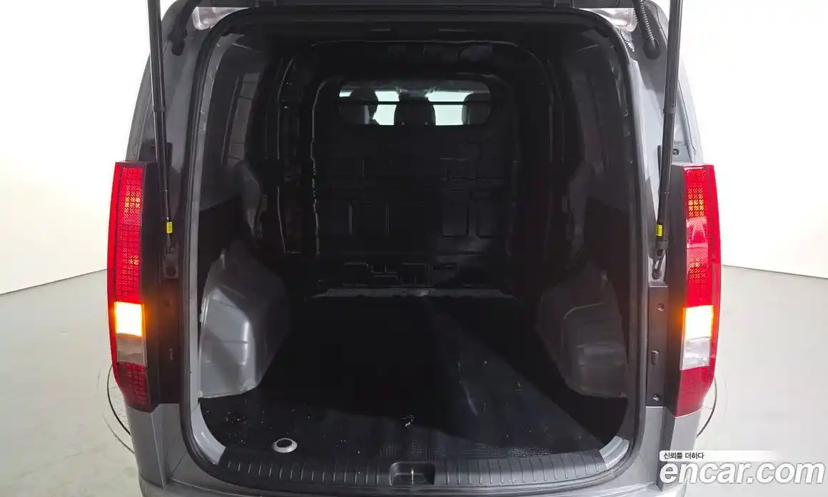 Hyundai Staria 2025 1.6 Автомат в Москве № 582382, фото 20