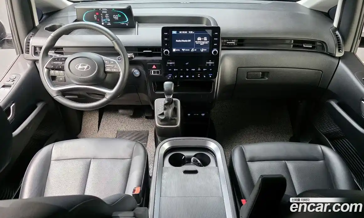 Hyundai Staria 2025 1.6 Автомат в Москве № 582382, фото 7