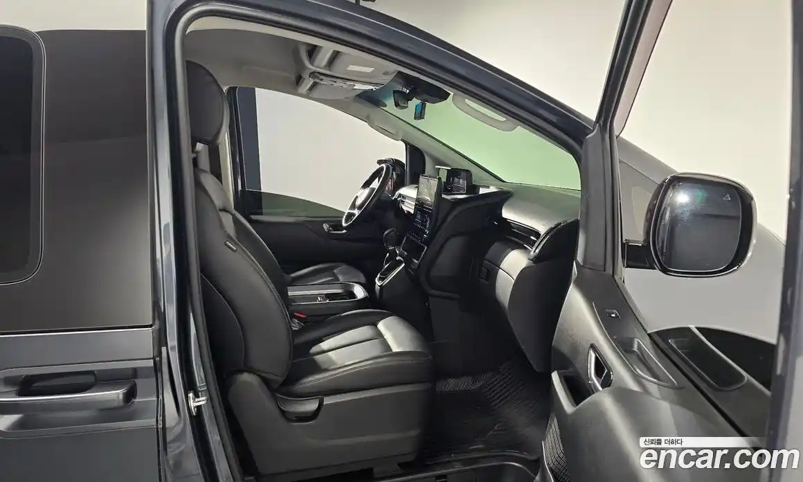 Hyundai Staria 2025 3.5 Автомат в Москве № 582891, фото 11