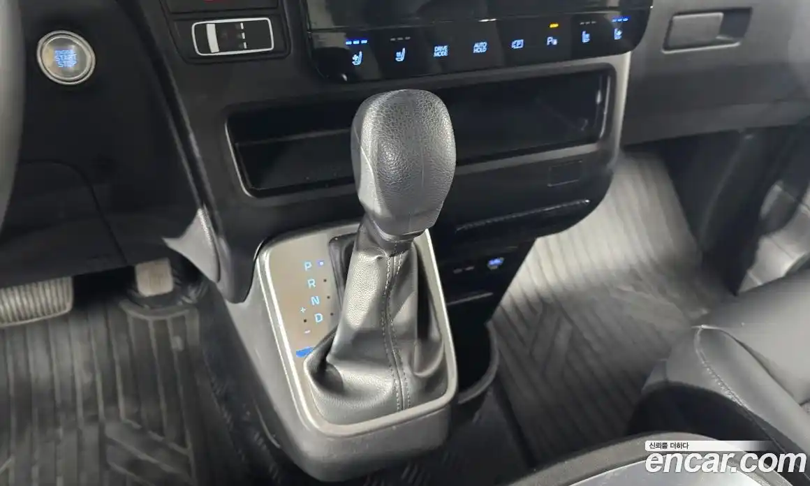 Hyundai Staria 2025 3.5 Автомат в Москве № 582891, фото 9