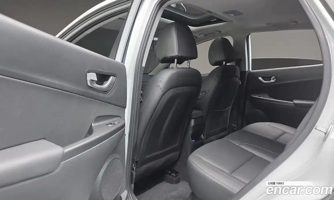 Hyundai Kona 2023 1.6 Автомат в Москве № 583310, фото 17