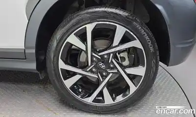 Hyundai Kona 2023 1.6 Автомат в Москве № 583310, миниатюра 5