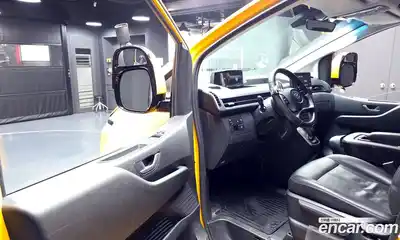 Hyundai Staria 2023 3.5 Автомат в Москве № 583328, миниатюра 11