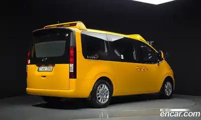 Hyundai Staria 2023 3.5 Автомат в Москве № 583328, миниатюра 2