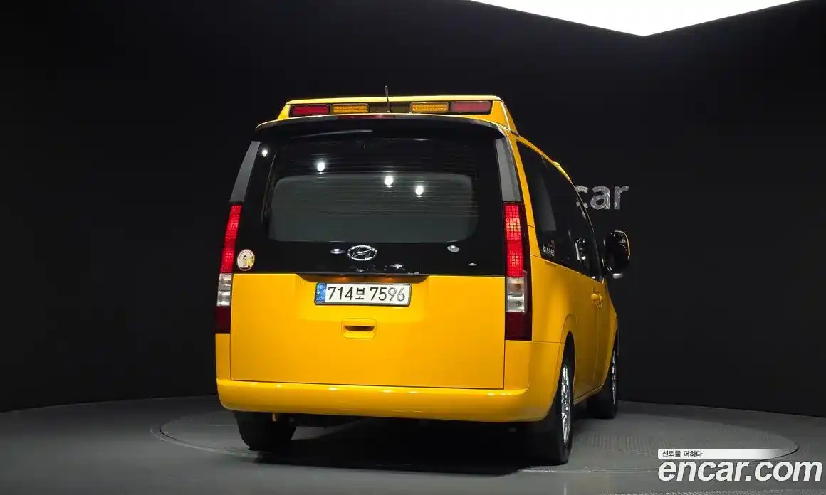 Hyundai Staria 2023 3.5 Автомат в Москве № 583328, фото 4