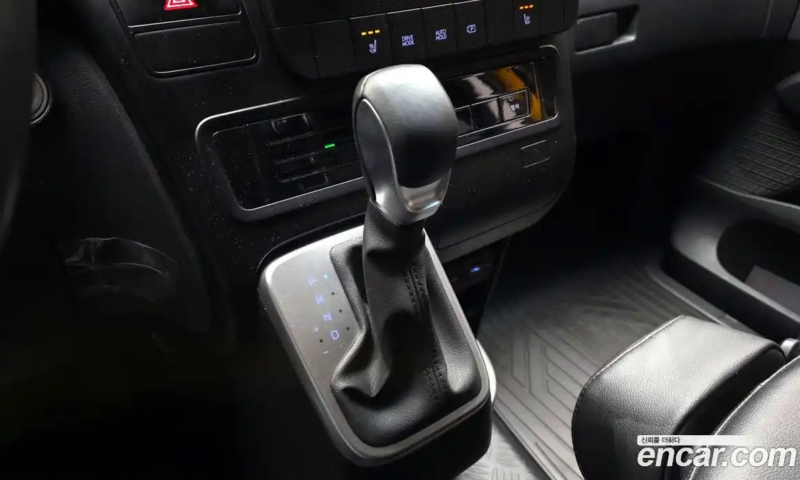 Hyundai Staria 2023 3.5 Автомат в Москве № 583328, фото 9