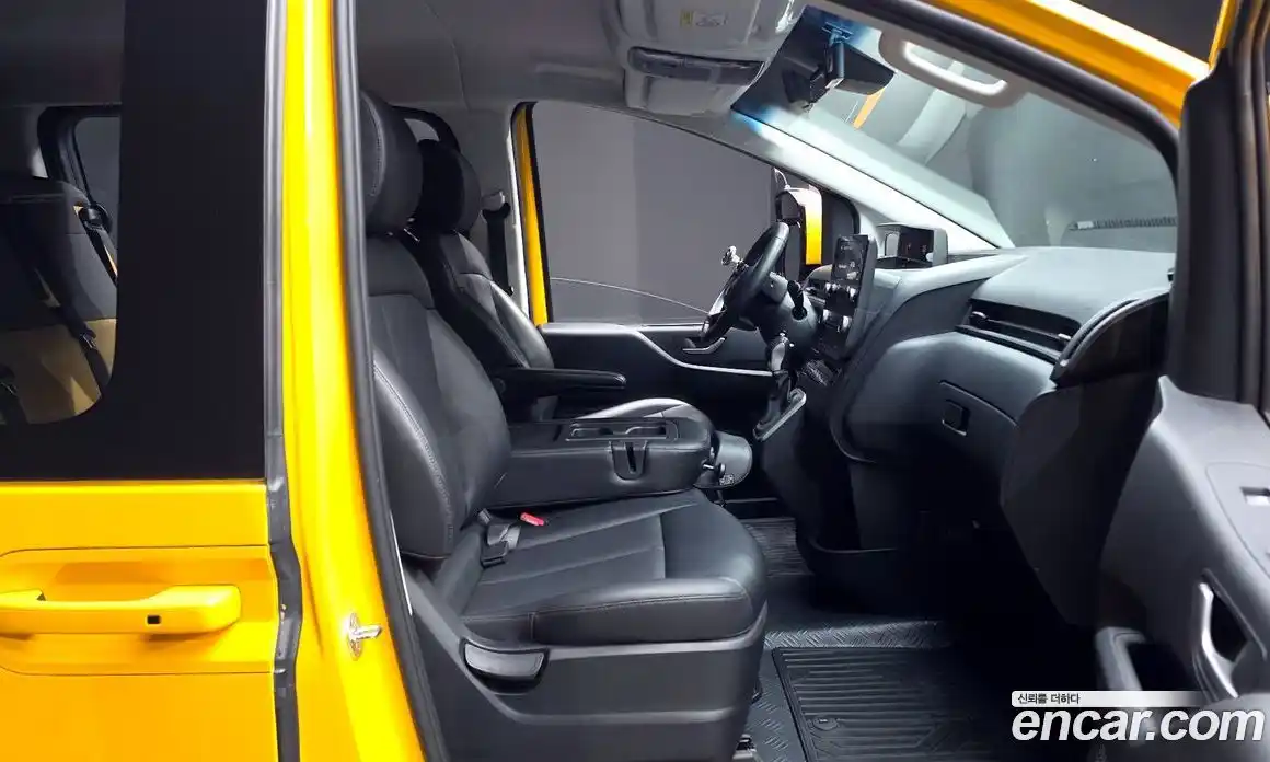 Hyundai Staria 2023 3.5 Автомат в Москве № 583328, фото 10