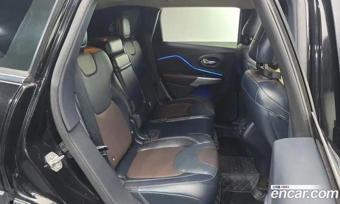 Jeep Cherokee 2017 2.2 Автомат в Москве № 584424, фото 12