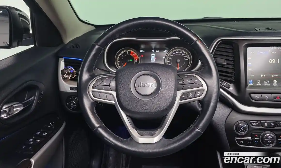 Jeep Cherokee 2017 2.2 Автомат в Москве № 584424, фото 13