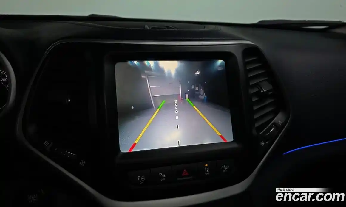 Jeep Cherokee 2017 2.2 Автомат в Москве № 584424, фото 15