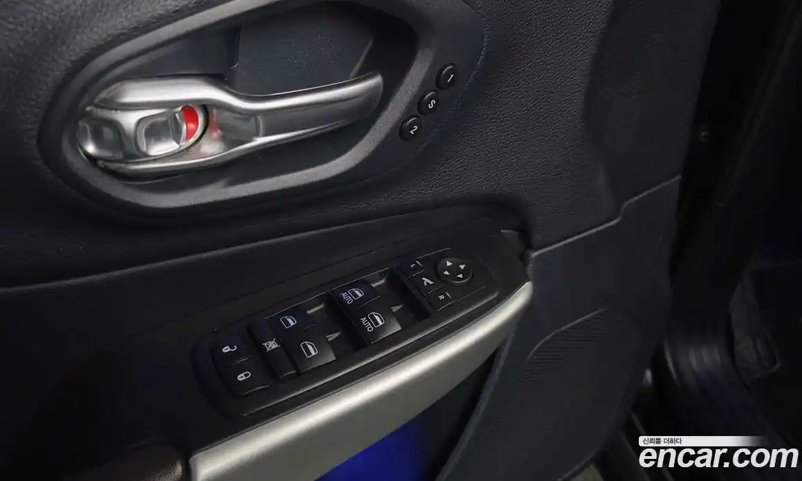 Jeep Cherokee 2017 2.2 Автомат в Москве № 584424, фото 18