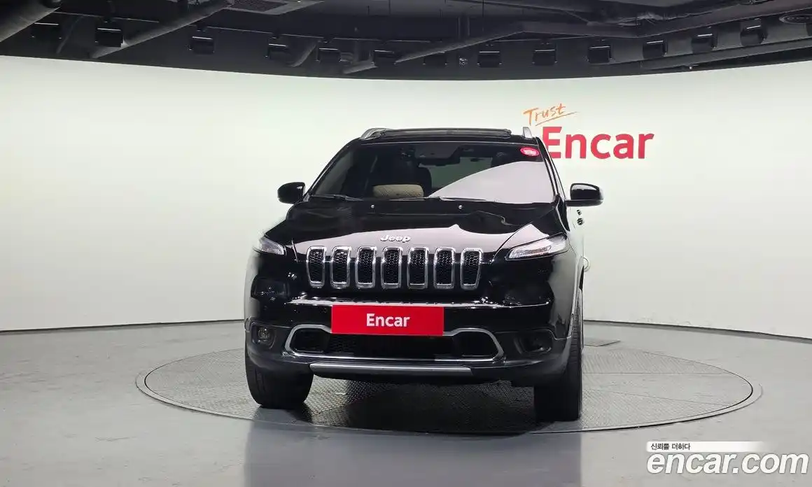 Jeep Cherokee 2017 2.2 Автомат в Москве № 584424, фото 3