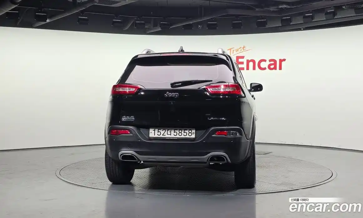 Jeep Cherokee 2017 2.2 Автомат в Москве № 584424, фото 4