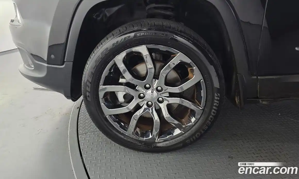 Jeep Cherokee 2017 2.2 Автомат в Москве № 584424, фото 5