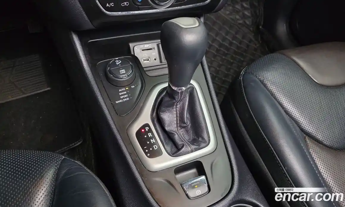 Jeep Cherokee 2017 2.2 Автомат в Москве № 584424, фото 9