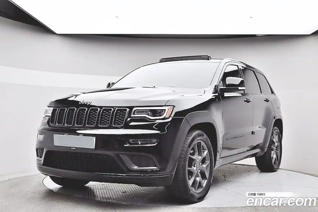 Jeep Cherokee 2020 3.6 Автомат в Москве № 584496, фото 1