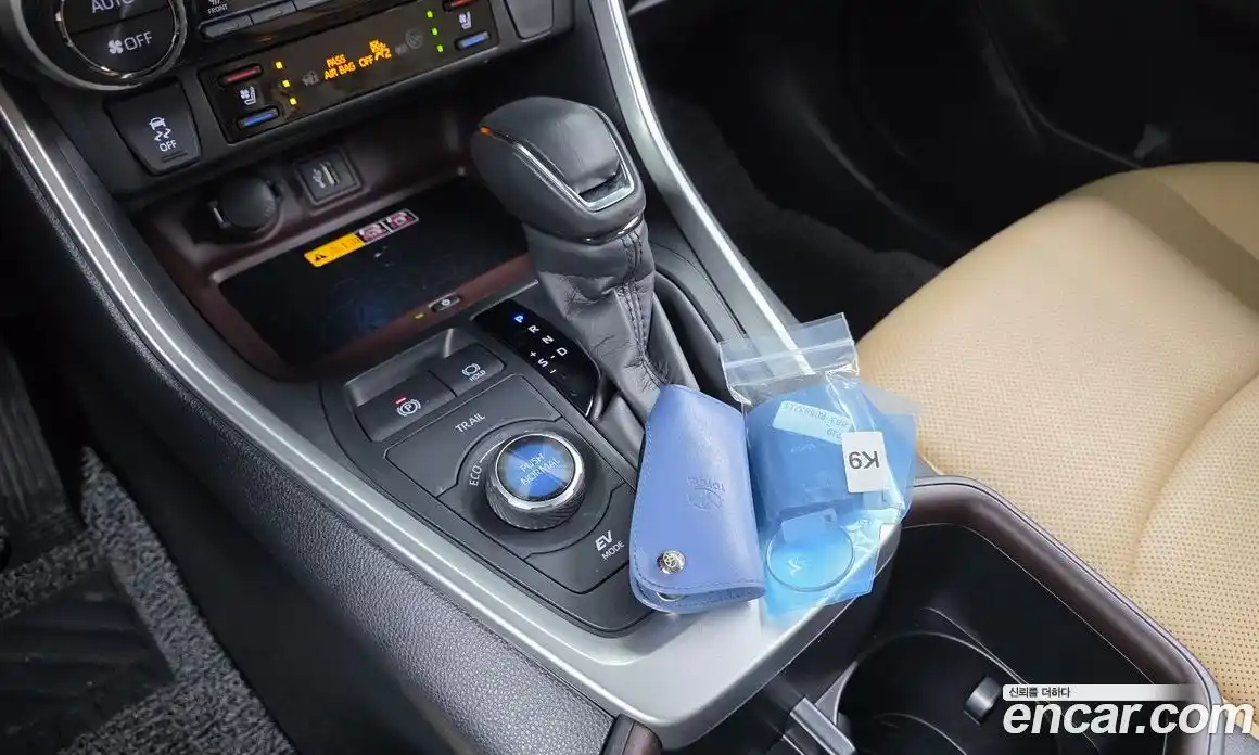 Toyota RAV4 2024 2.5 Автомат в Москве № 584591, фото 9