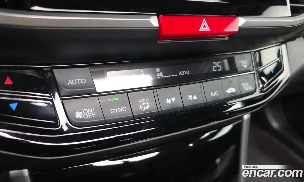 Honda Accord 2017 2.0 Автомат в Москве № 584626, фото 16