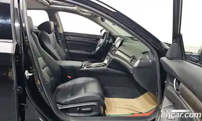 Honda Accord 2018 2.0 Автомат в Москве № 584639, миниатюра 11