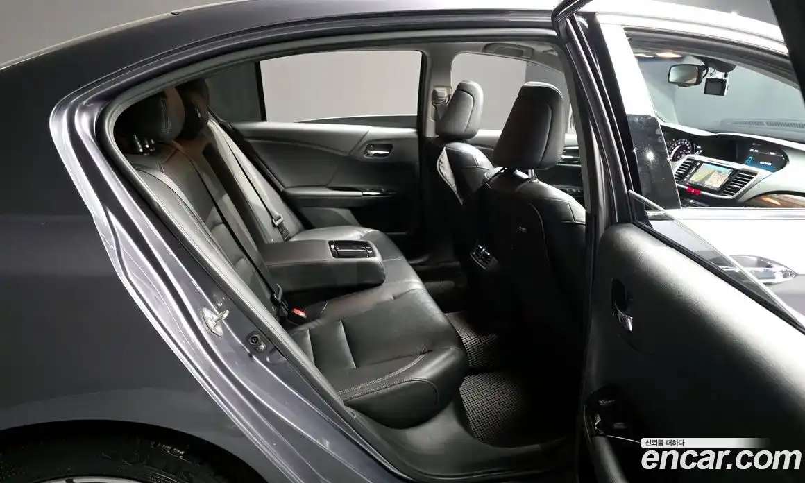 Honda Accord 2016 3.5 Автомат в Москве № 584648, фото 12