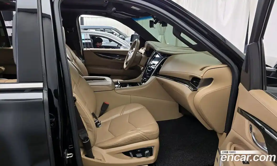 Cadillac Escalade 2019 6.2 Автомат в Москве № 585660, фото 11