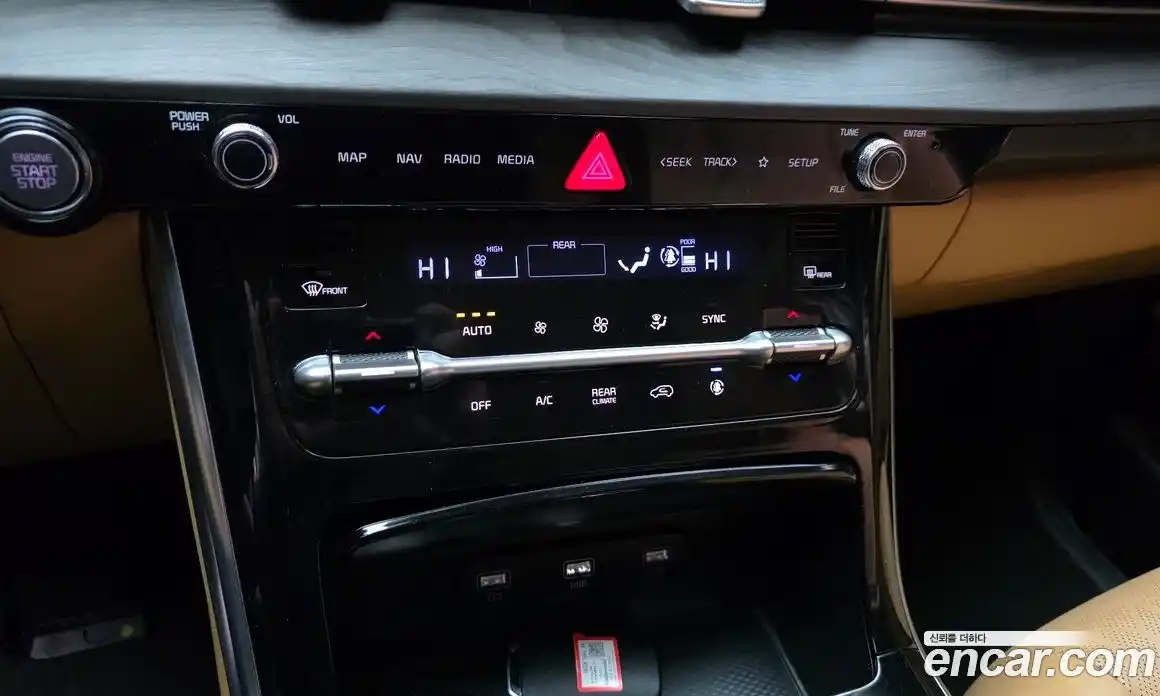 Kia Canival 2023 3.5 Автомат в Москве № 586675, фото 17