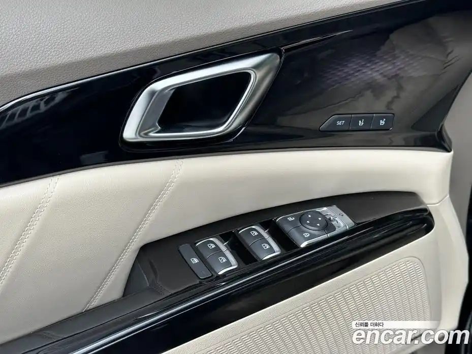 Kia Canival 2022 3.5 Автомат в Москве № 587380, фото 17