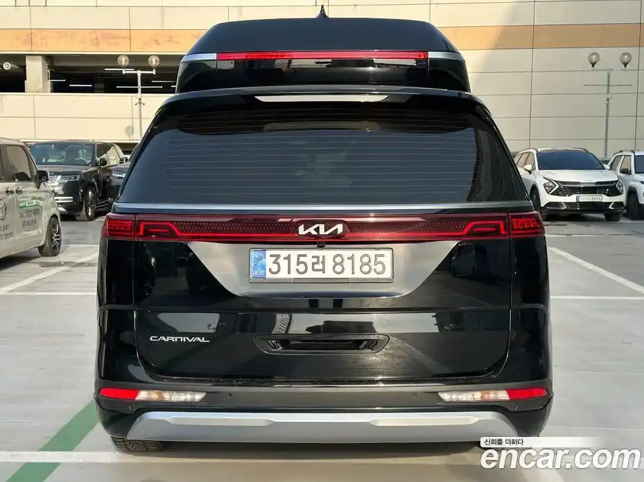 Kia Canival 2022 3.5 Автомат в Москве № 587380, фото 4